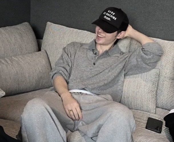 persefone tweet media