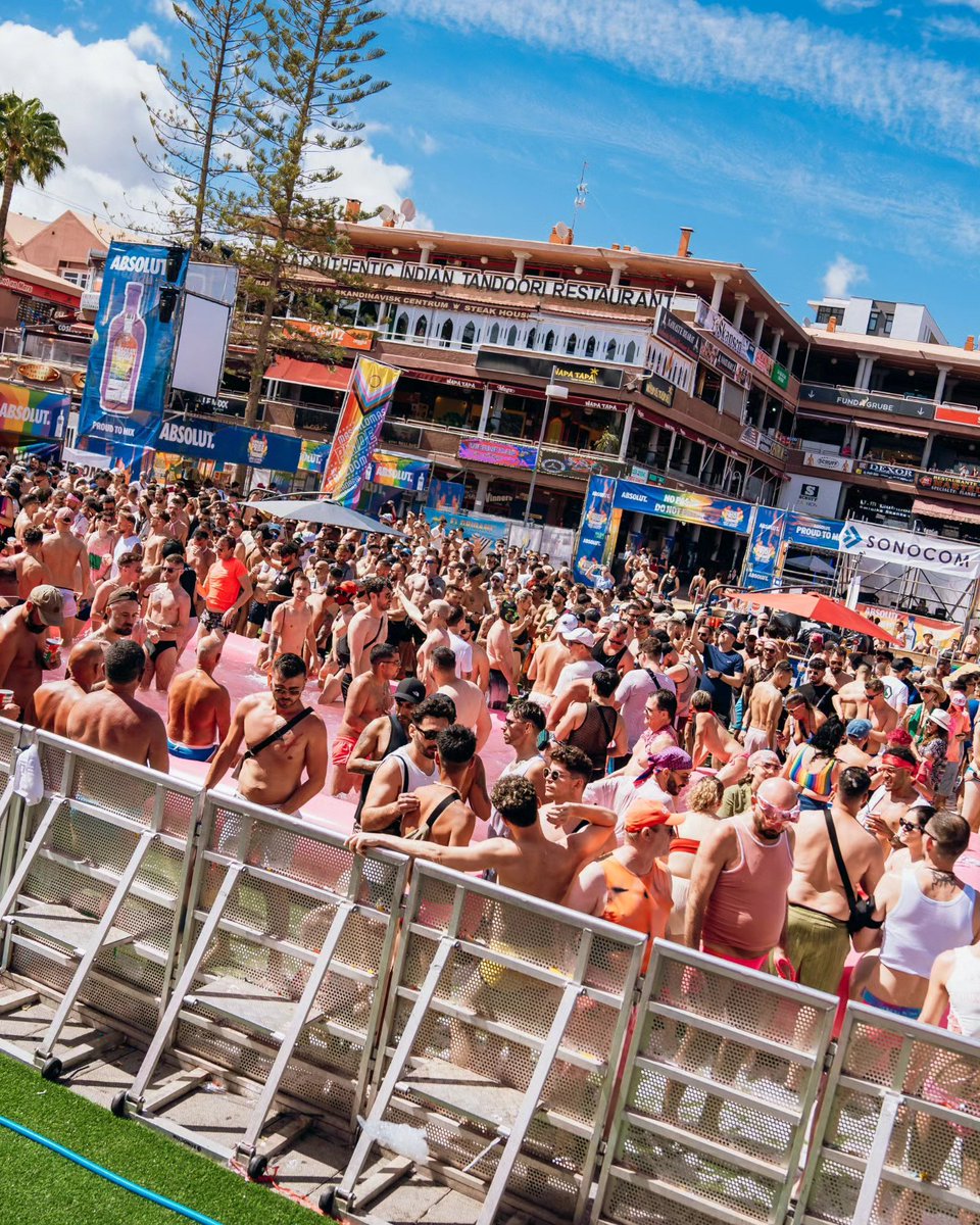 MaspaPride's tweet photo. PINK Pool Party! Free event on Wednesday 6 May, the third edition of the only pool party at Yumbo is back. In 2025, over 2,000 people joined us… and for this 25th anniversary, we’re ready to break all records.
#grancanaria #maspalomaspride #islascanarias #maspalomascostacanaria https://t.co/LxSW7mIOwd