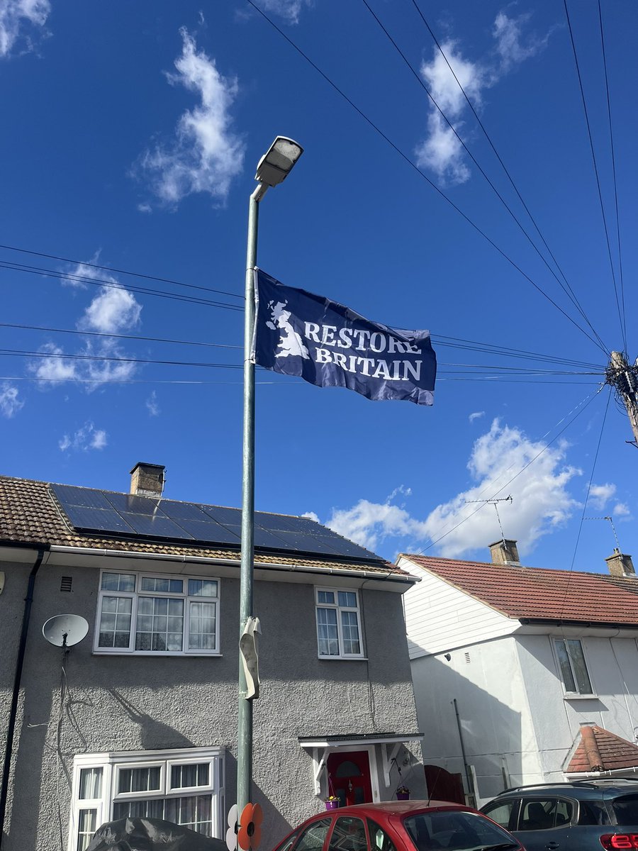 Bexley Borough flag man tweet media