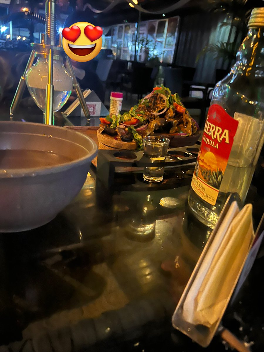 Victoria🌹 tweet media