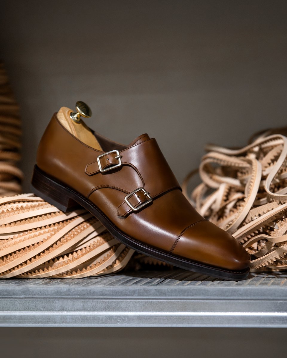carminashoemake's tweet photo. Designed for everyday wear, shaped with intention.
The double monk, defined by clean lines and a natural depth of colour that evolves over time.

#CarminaShoemaker #CarminaMonkStrap #MadeInMallorca #MonkStrap #GoodyearWelted https://t.co/CEjMSnlnl5 https://t.co/dxh1xz1OEa