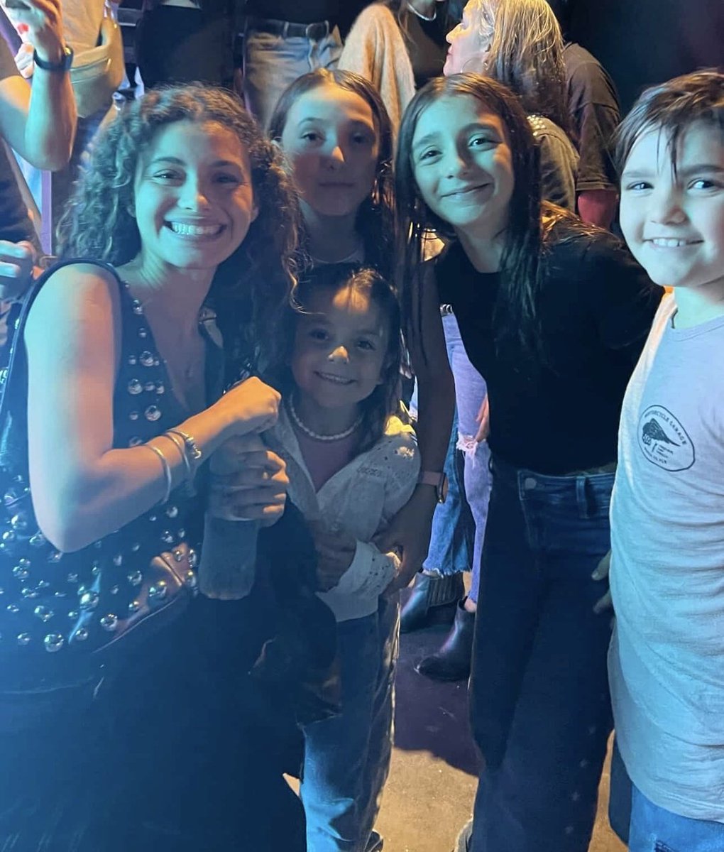 Toti & Mora | Updates. tweet media