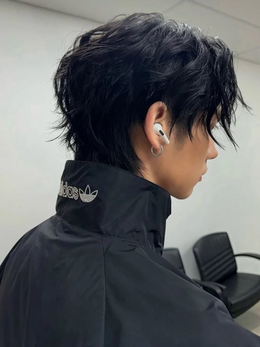 mumubbrightvc_'s tweet photo. ทำไมเพิ่งเคยเห็นรูปนี้ หล่ออะ🔥🔥🔥

#adidasxbright
#bbrightvc https://t.co/aSPbhqOCpk