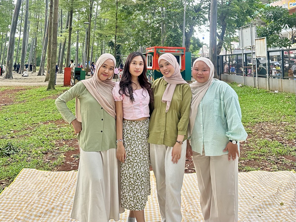 rae 🥢 tweet media