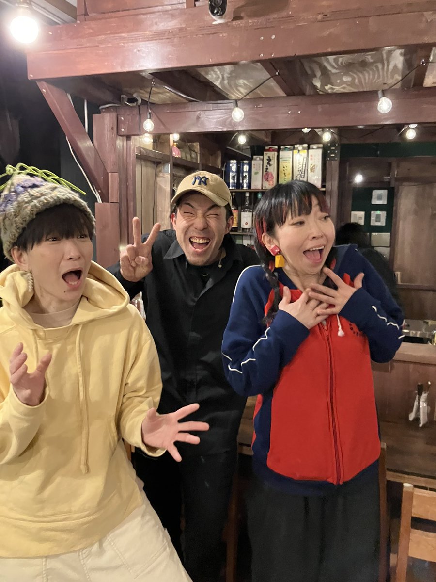 meikohaigou's tweet photo. 団長かわべれんくん、愛に溢れる場所を日々大切に育てている。
とても尊敬します！
私も胸張ってまた歌いに来れるようにやっていくよ！！ありがとうございました✌︎('ω')✌︎ https://t.co/mFkDPeqYQ7