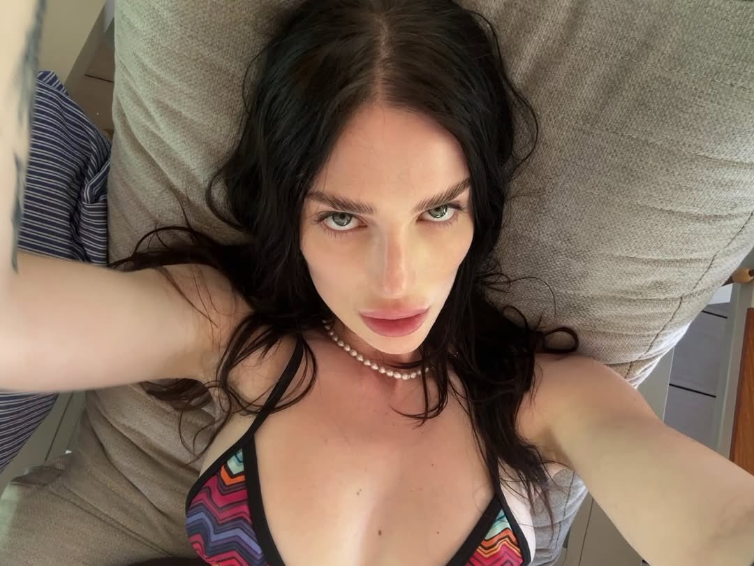 ReislinMajee's tweet photo. I’d let you figure this one out ☺️💋

#trending #new #april https://t.co/HpM4slFMCX