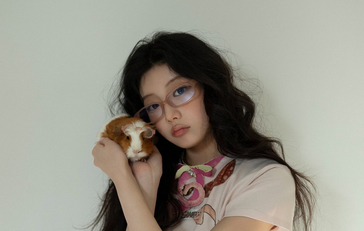 ILLIT BASE tweet media