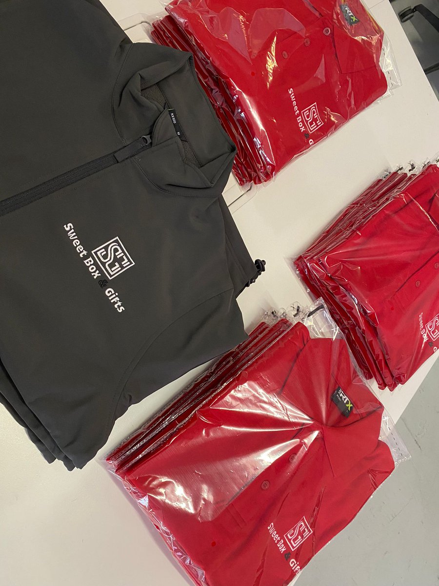 LiniFashionClub's tweet photo. It started with a plain #uniform, just another team blending in. Then came a simple idea: what if their #workwear told their story? With precision #embroidery and bold, lasting prints, every piece became a statement.

👉Build your brand, Wear your story- https://t.co/0WztD32V0D https://t.co/4iSbuuAVac