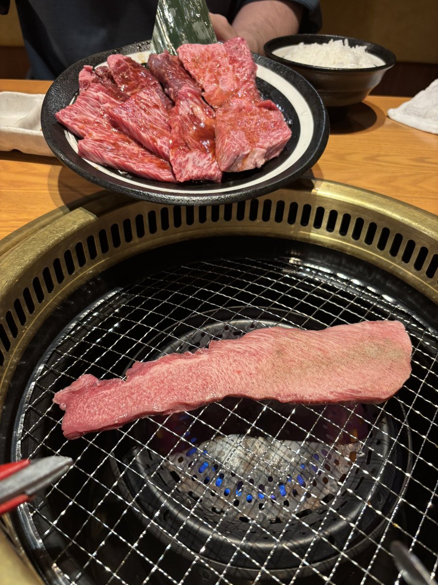 ケーキ食べてマック食べてケーキ食べて焼肉食べた
体重管理いずこ？