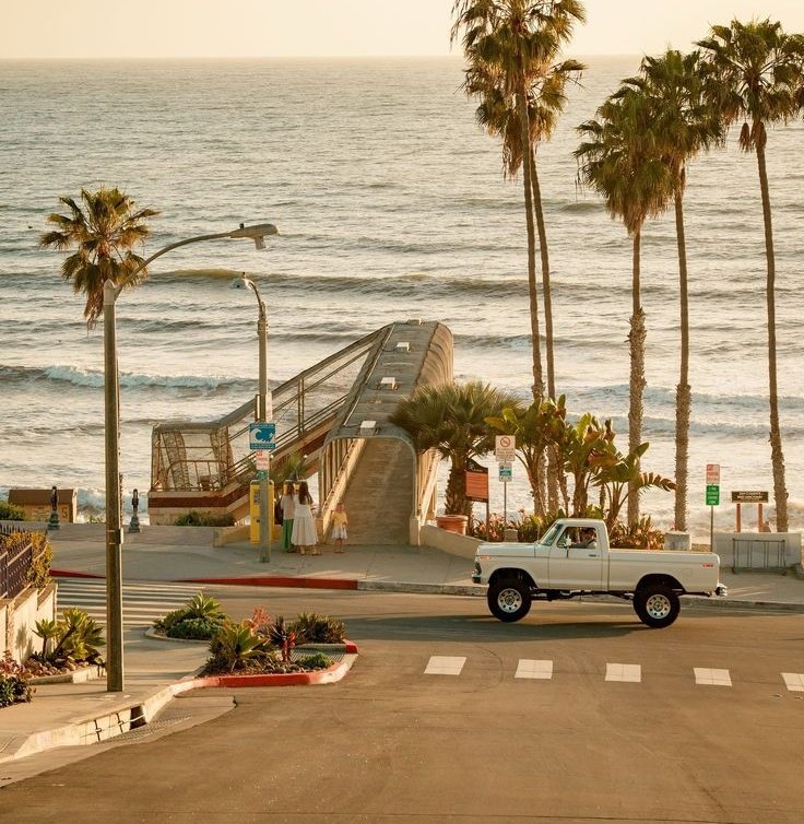 𝒍𝒖𝒏𝒂 tweet media