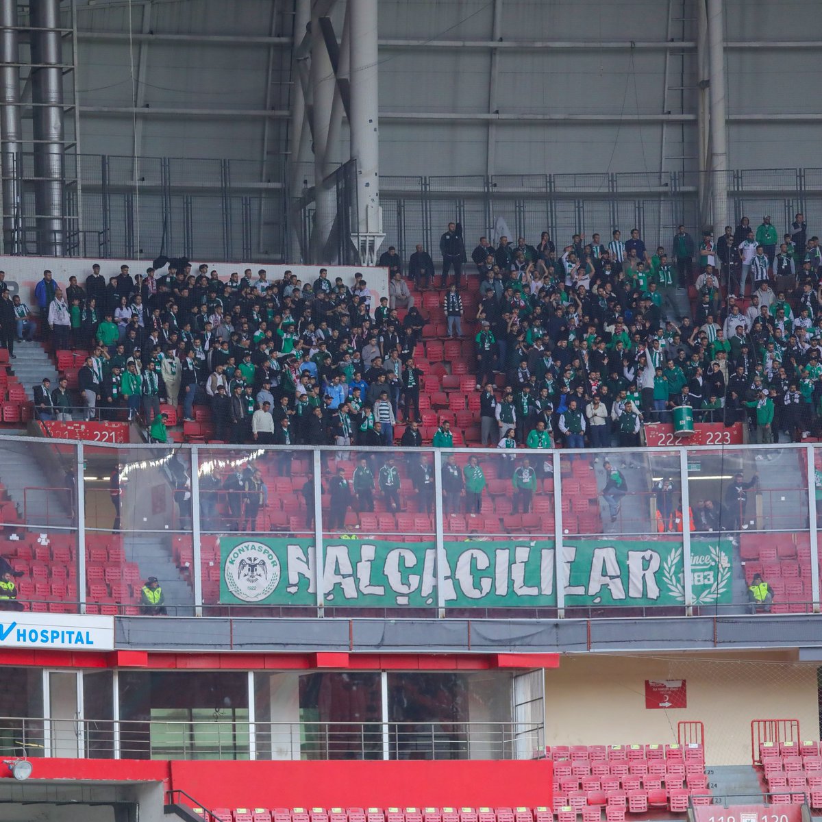 Teşekkürler Büyük Konyaspor Taraftarı! 💚🤍

Samsun deplasmanında takımımızı yalnız bırakmayan taraftarımıza teşekkür eder, hayırlı yolculuklar dileriz. 👏