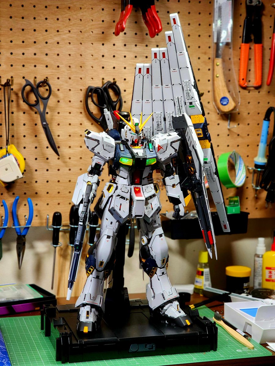 aroelancer's tweet photo. PGU νガンダム完成！
どこから見てもカッコイイ！！ https://t.co/PbXxbgJkoU