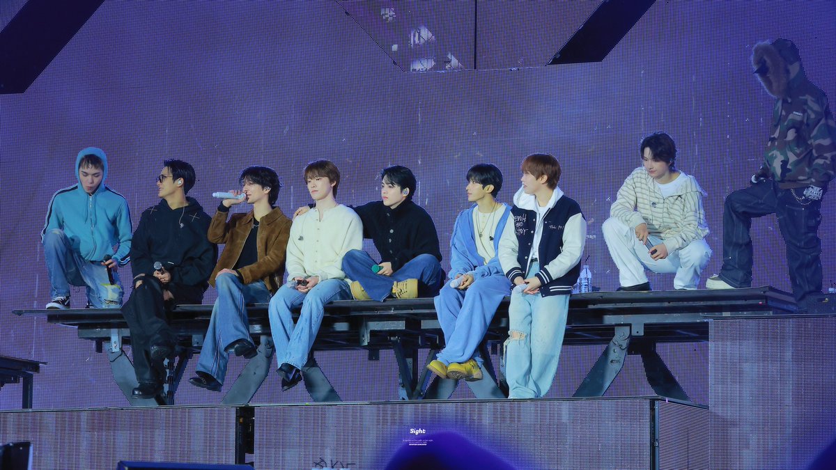 𝑠𝑖𝑔ℎ𝑡 tweet media