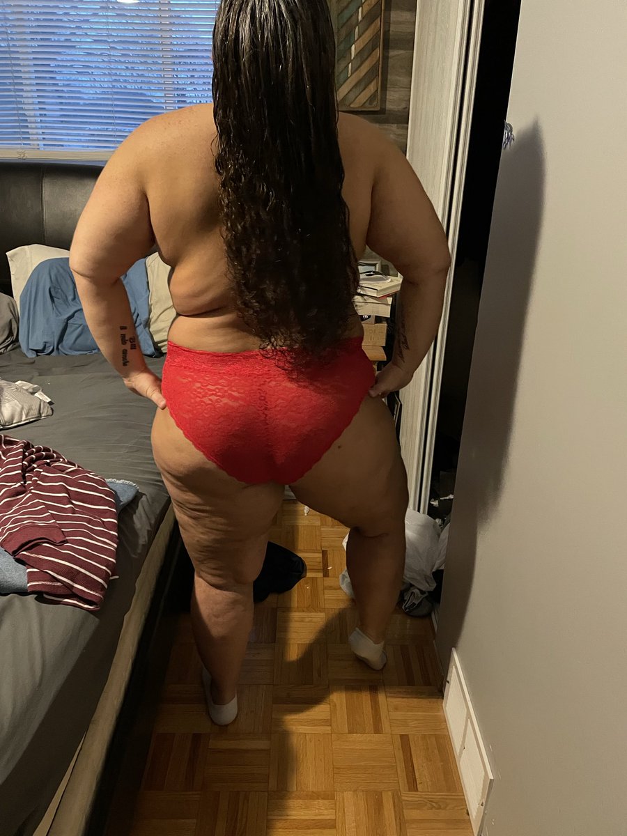 ShawnJamie96362's tweet photo. Getting ready for Sunday Brunch. I’m Hungary for some sausage. ❤️💦🤤 https://t.co/PidBFAHeQY