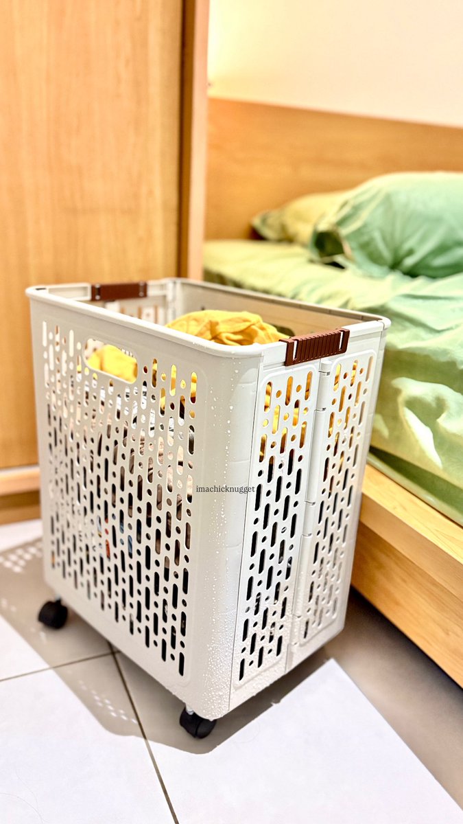 imachicknugget_'s tweet photo. POV: akhirnya nemu cara biar kamar kost gak keliatan berantakan terus 🥹

ternyata bukan harus jadi rajin dulu…  
tapi cukup punya “tempatnya” https://t.co/HnzNqNujrG