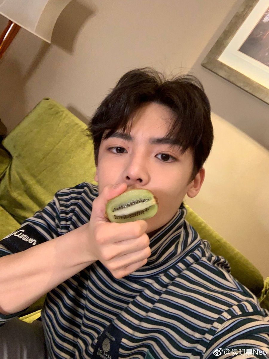 侯, Minghao. tweet media