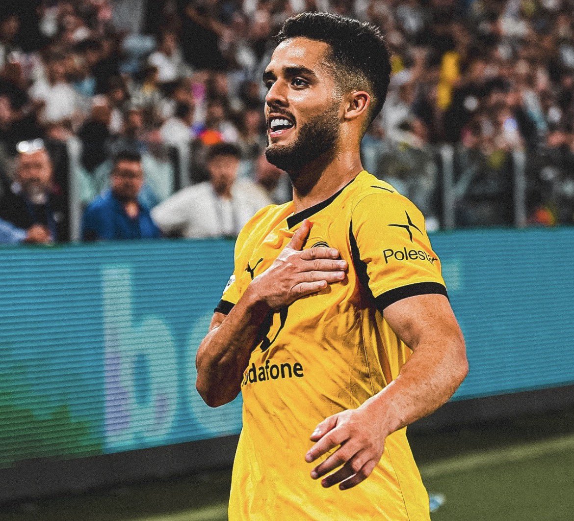 •Mqnuel• tweet media