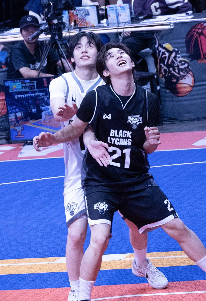 = neko = teeteepor tweet media