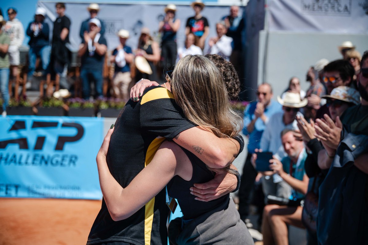 open_menorca's tweet photo. 🎾🏆❤️ Behind every final, there’s a hug that says it all

🎾🏆❤️ Detrás de cada final, hay un abrazo que lo dice todo

🎾🏆❤️ Darrere de cada final, hi ha una abraçada que ho diu tot

#OpenMenorca #ATPChallenger
@raulbrancaccio https://t.co/4YWTEaJx2T