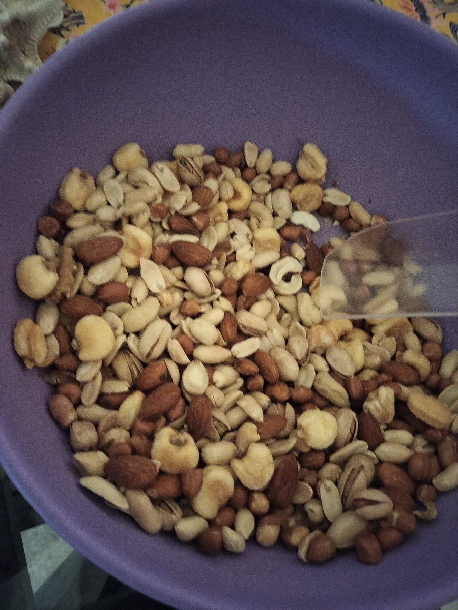 やままだ tweet media