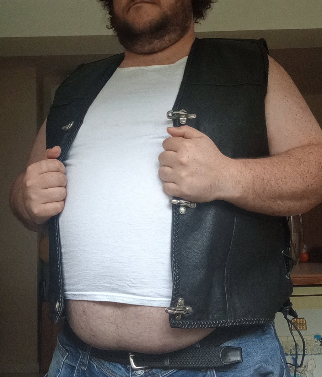 Floofychub 🔜 Bearbash2026 tweet media