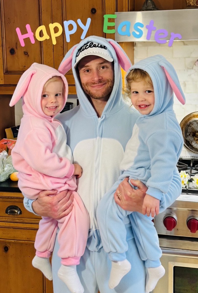 Laura Betzig tweet media