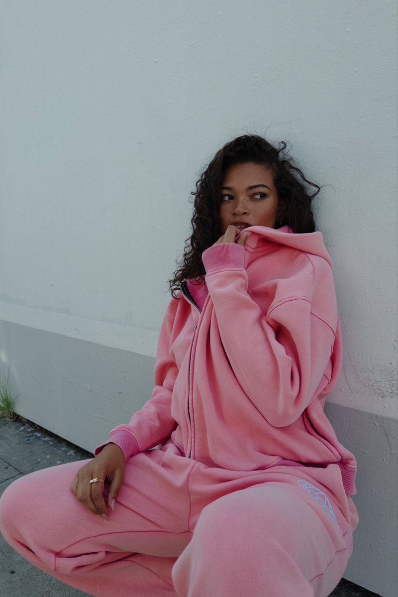 hoesmad.la tweet media