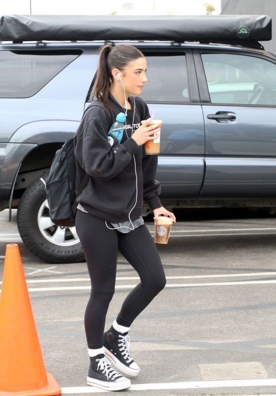 Simp for Charli tweet media