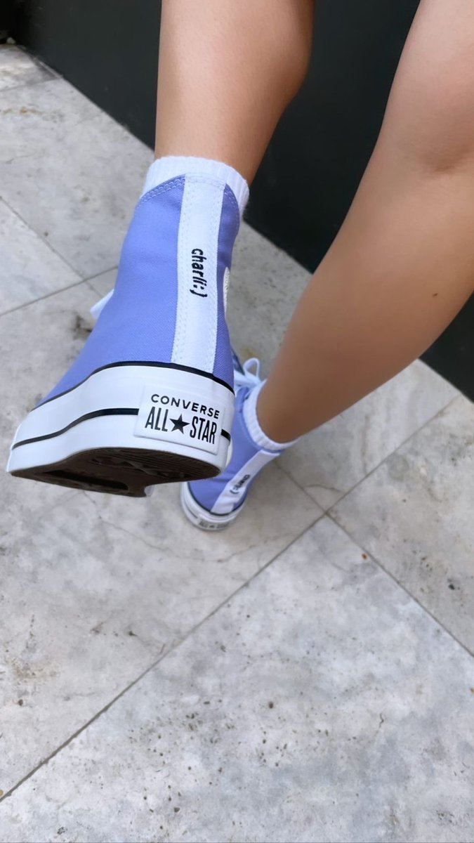 Simp for Charli tweet media