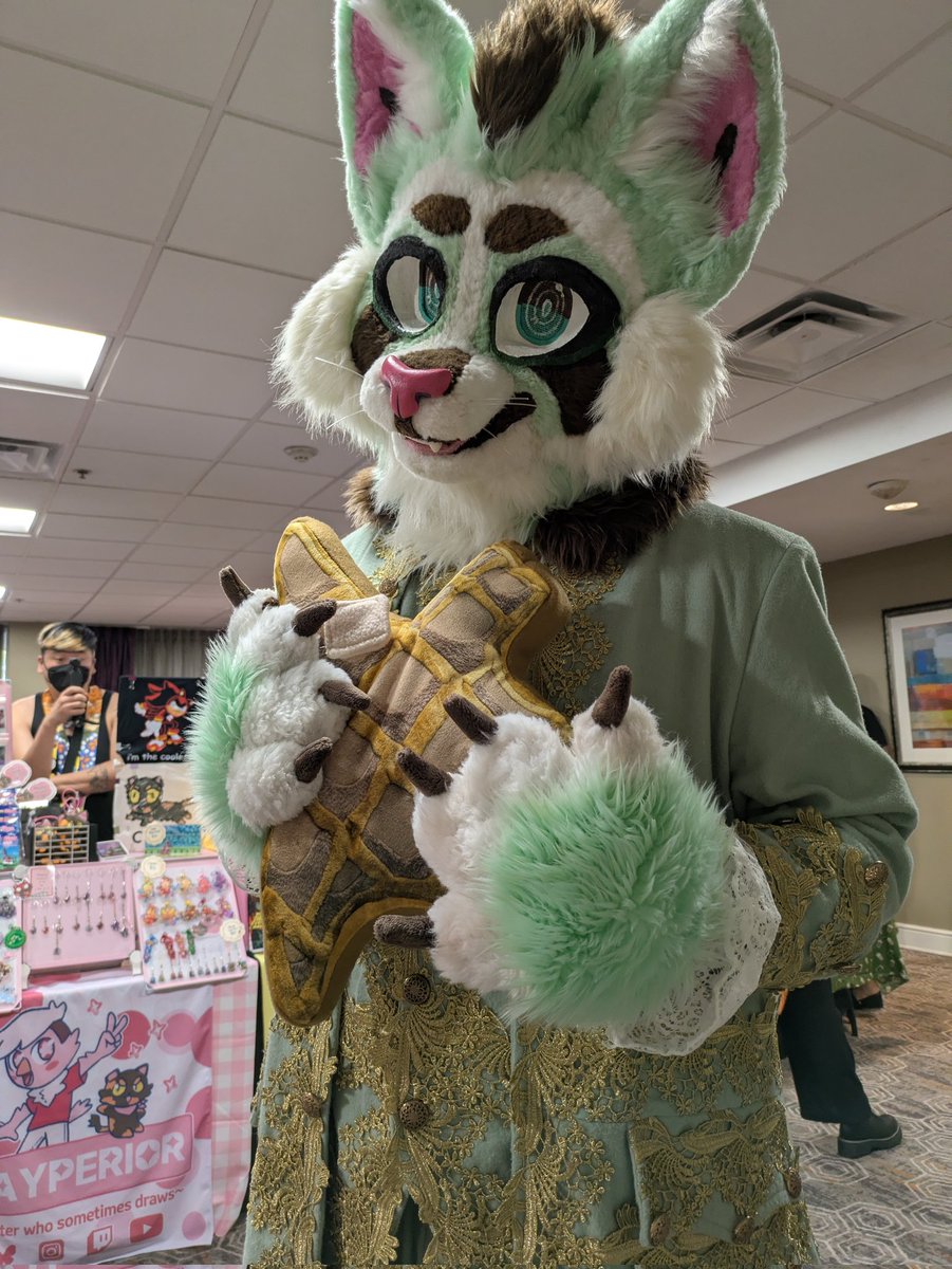 firefoxtales's tweet photo. Ever wanted a plush Texas shaped waffle with a magnetic pad of butter? I've got two left in an send out asap before I need to order more! Get yours here https://t.co/5GXKwigL29 
Featuring mint! X3 @VeryMintCat
video of the waffle in the comments https://t.co/73lU2W0TCG