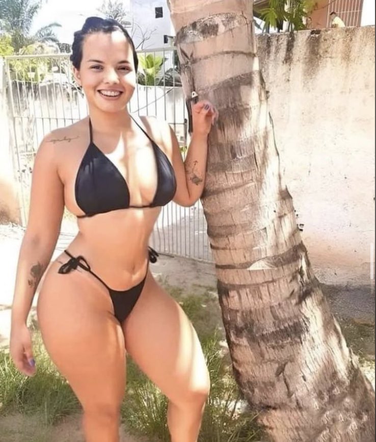 Ana Karoline tweet media