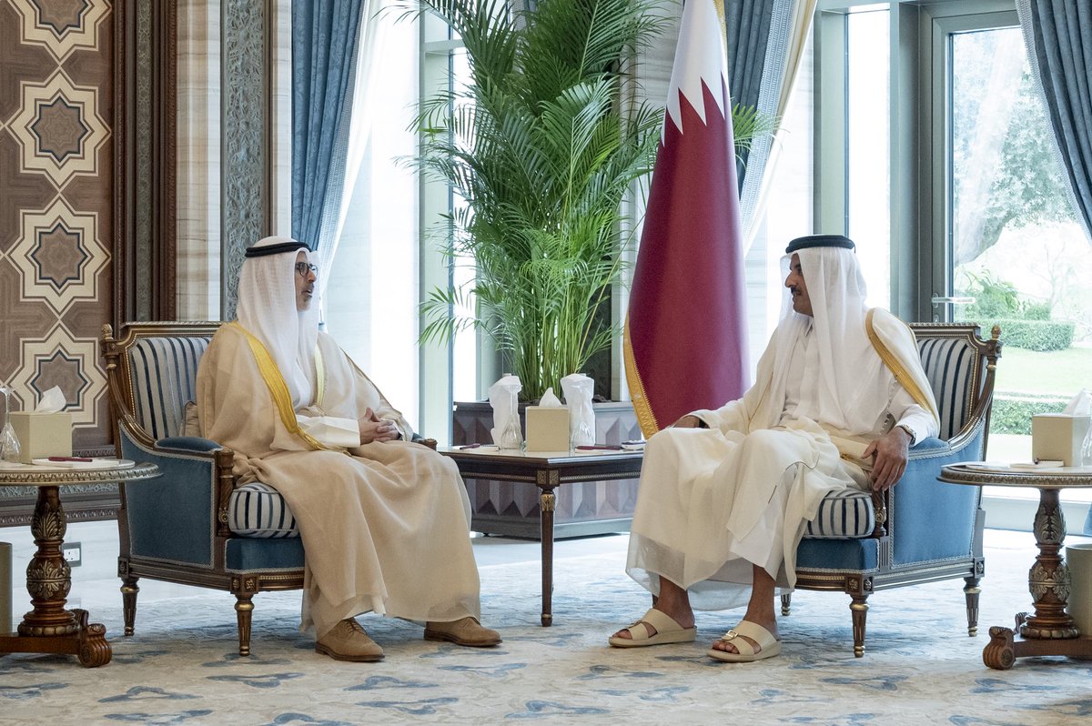 AmiriDiwan's tweet photo. سمو الأمير المفدى يستقبل سعادة الشيخ جراح جابر الأحمد الصباح وزير خارجية دولة الكويت الشقيقة، والوفد المرافق له، بمناسبة زيارته للبلاد، وذلك في مكتبه بقصر لوسيل.  https://t.co/8yxAYpxq88 https://t.co/fXvVNvpHAI