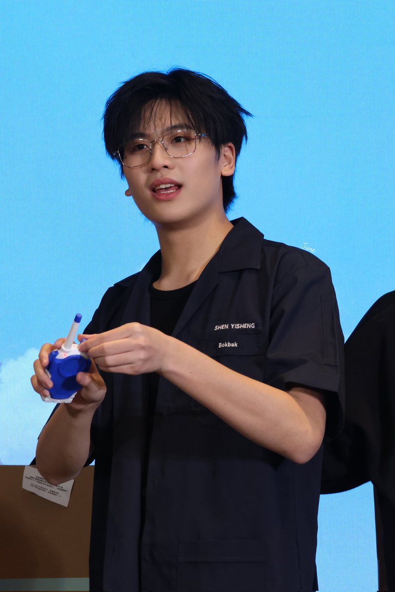 june🍑 tweet media