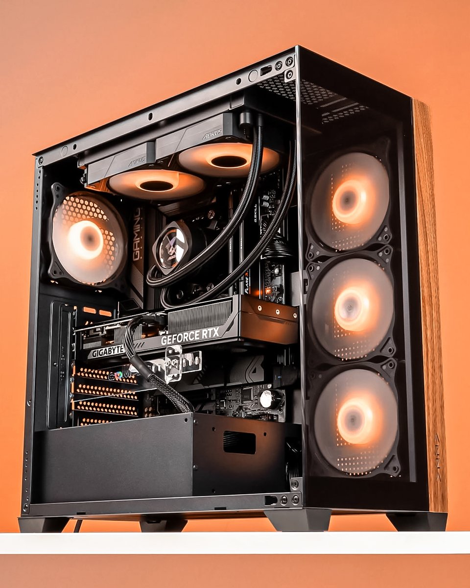 GIGABYTE_DE's tweet image. GIGABYTE AORUS AERO GiMATE AI TOP GAMING POWER 😎

GIGABYTE 
RTX 5070 12GB WINDFORCE OC SFF
B650 GAMING X AX V2
500GB M.2 NVMe
850W 80 PLUS Gold
AORUS WATERFORCE II 240

Dank an 💘🛠📸🎥💻: @ compx ua @ aorus_turkiye @ aorus_uk

#GIGABYTE #AORUS #PCBuild #GamingPC
