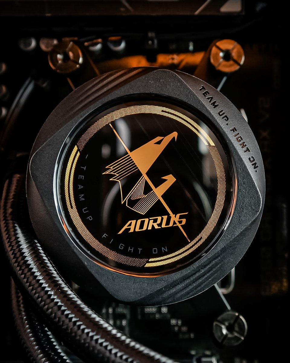 GIGABYTE_DE's tweet image. GIGABYTE AORUS AERO GiMATE AI TOP GAMING POWER 😎

GIGABYTE 
RTX 5070 12GB WINDFORCE OC SFF
B650 GAMING X AX V2
500GB M.2 NVMe
850W 80 PLUS Gold
AORUS WATERFORCE II 240

Dank an 💘🛠📸🎥💻: @ compx ua @ aorus_turkiye @ aorus_uk

#GIGABYTE #AORUS #PCBuild #GamingPC