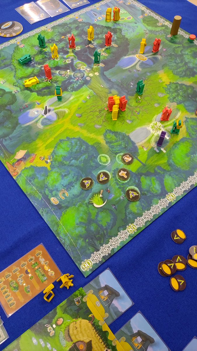 安城ボードゲームクラブ

鄭和宝船、ディスコルディア、オーク

気になってた作品を遊ばせてもらえました。鄭和宝船普通に面白かったんだけどボードに色々配置していく関係で盤面が見辛かったりするの勿体ないな。航海や高官で展開変わりそうだし機会があれば再戦したい。
皆様ありがとうございました