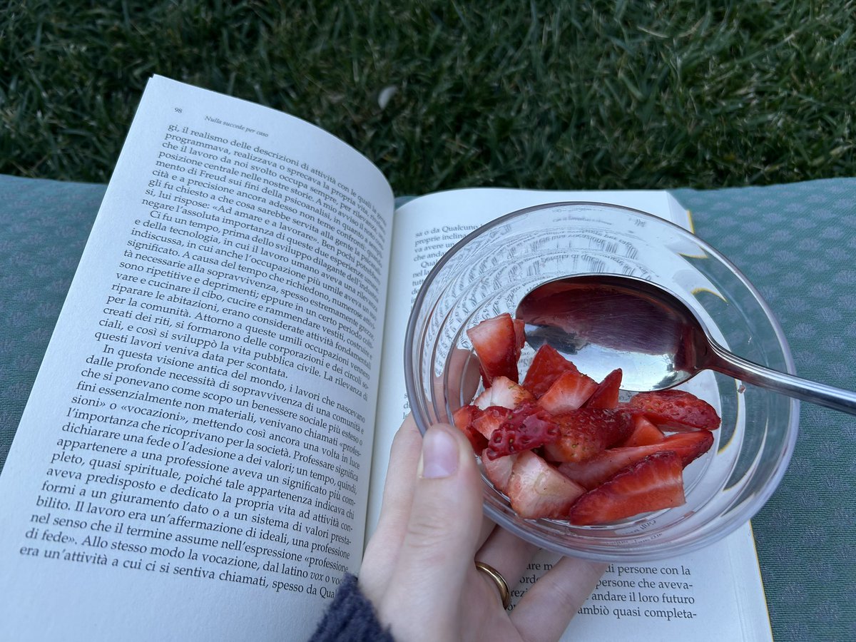 gioXIVVIIIMMIV's tweet photo. fragole!! https://t.co/cOl6pvF4lV