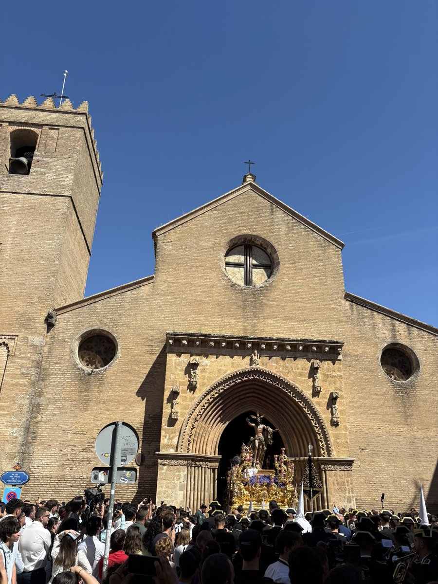 Suena VIDA, todo se ha consumado. Cristo ha resucitado y vive entre nosotros. #SSantaSevilla26