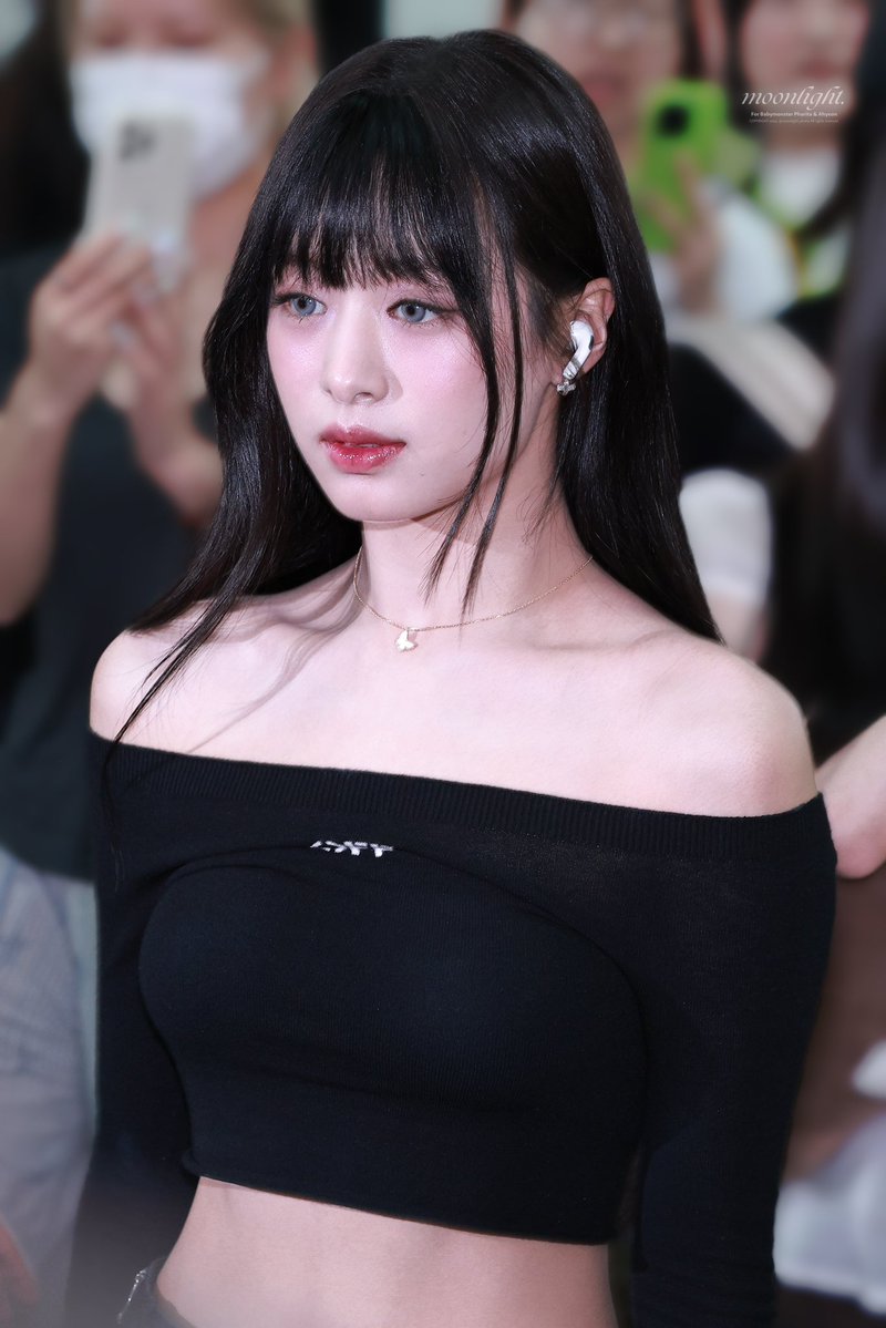 ahyeon pics tweet media