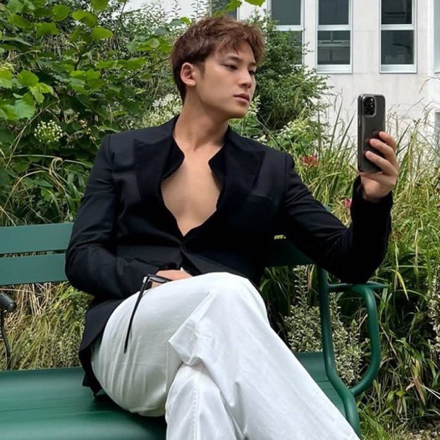 𝑿𝒖 tweet media