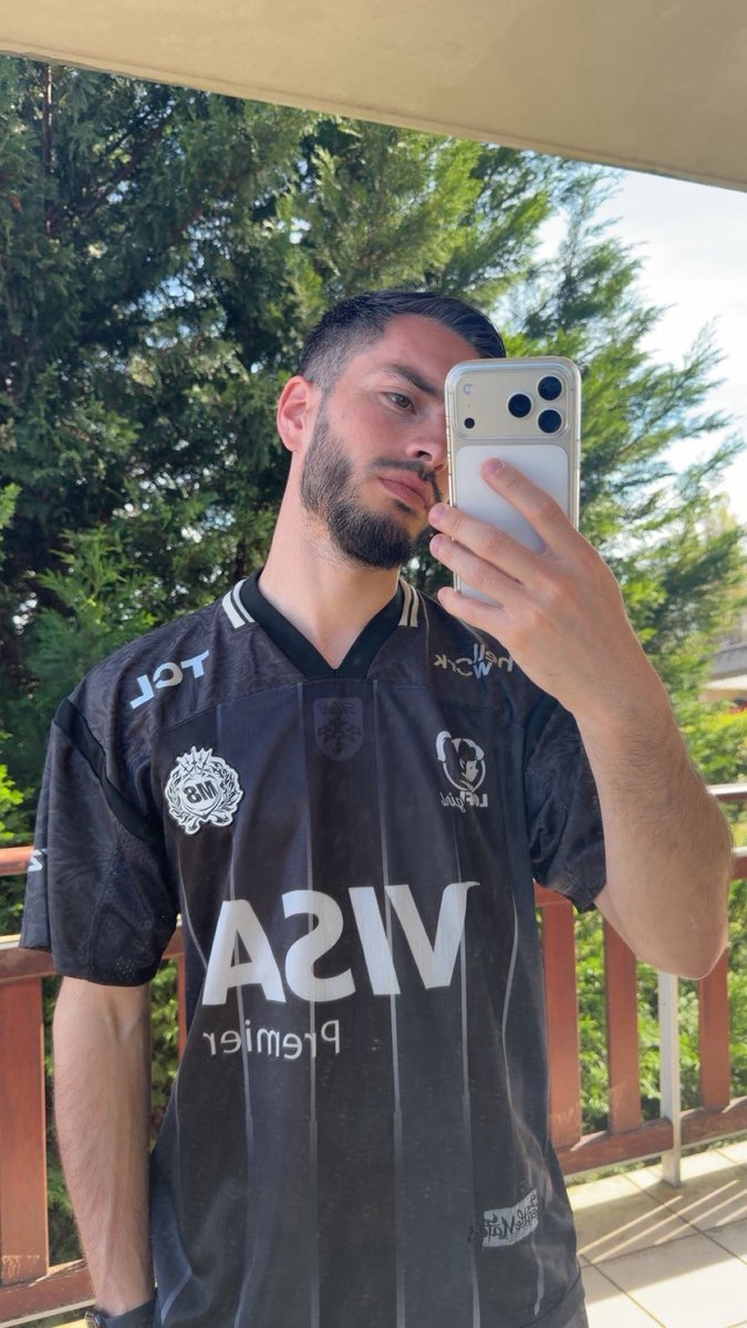 M8 Loggyi tweet media