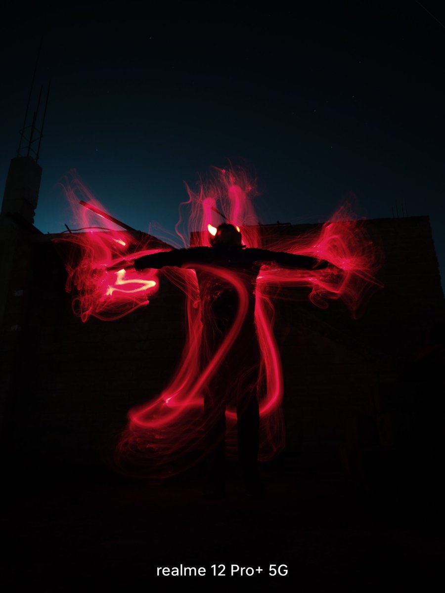 ziyahusami's tweet photo. Turning darkness into art with red light 🔴
#RepYourRed
📸 @ziyahusami
#Shotonrealme #ShotOnSnapdragon 
@Snapdragon 
@realmeglobal 
@realmeIndia 
@skyli_realme garbi https://t.co/Bb04sFpteT