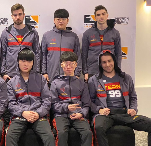 FelxGG's tweet photo. LIVE à 17H !!!
📌 @TeamPepsMAX Marvel Rivals qui joue pour se qualifier en Playoffs du MRI ⚔️
📌 Bilan des OWCS Stage 1 🧐
📌 Co-stream OWCS Week 3 avec deux BGs présents sur cette photo 👀

➡️ TTV/FEFEGG https://t.co/7VrSp5QA8J
