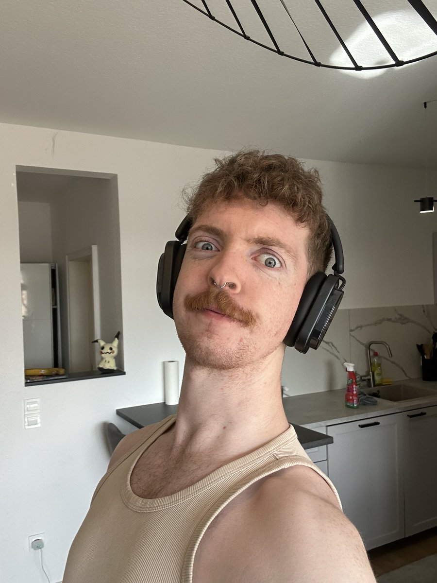 John 🦊 tweet media