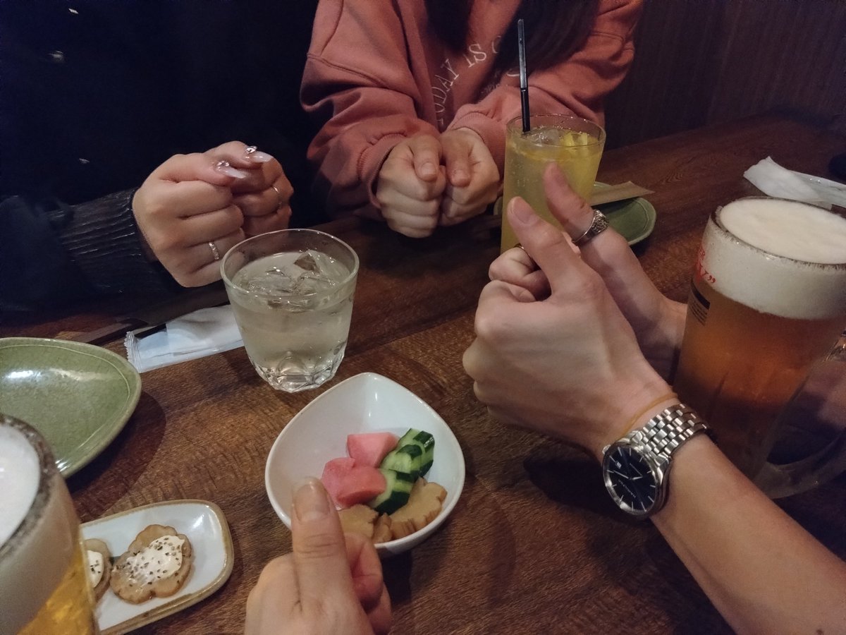 立ち飲みの居酒屋美味しすぎた！！　
国税調査のバッグやばすぎる笑
中身は優秀すぎたけど！！！

3件はしごは楽しかった！！