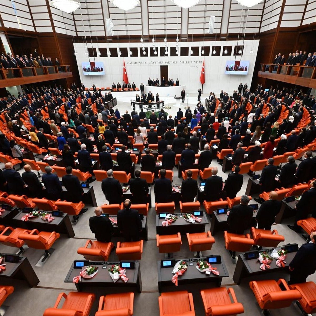 SİYAH SANCAK tweet media