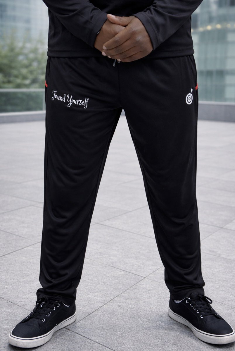 foundyourselfch's tweet photo. Not just activewear.
This is identity. This is focus. This is you.
Step into your grind.
#FoundYourself #yourway #viberaxis #jirde4life https://t.co/Q5q1kHr4Ef