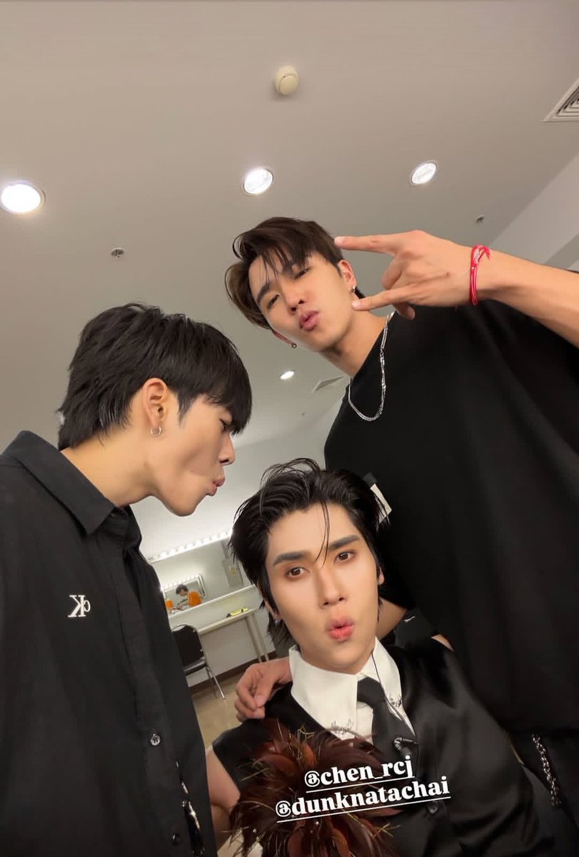 SANTA TREND SUPPORT tweet media