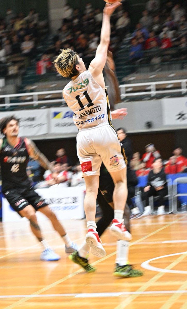 あきま tweet media