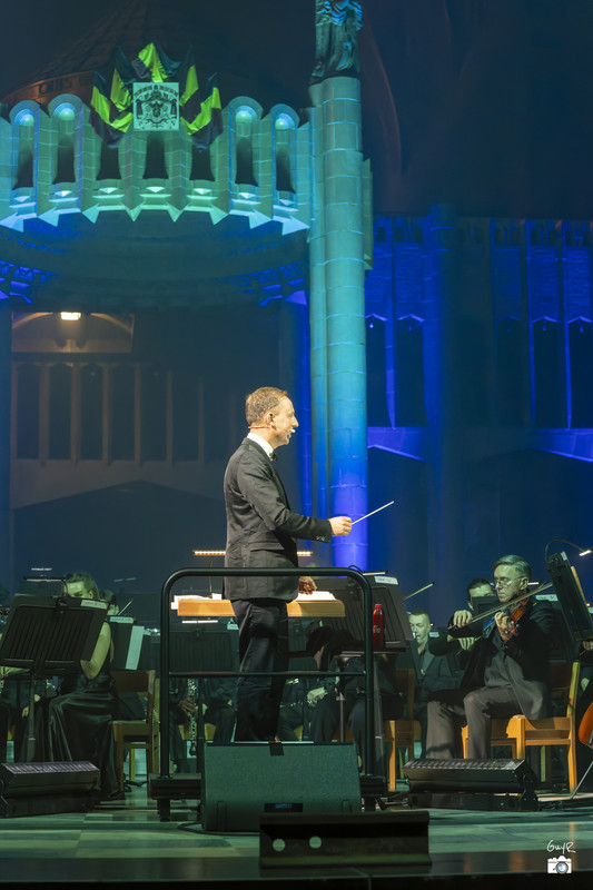 Robert Emery tweet media